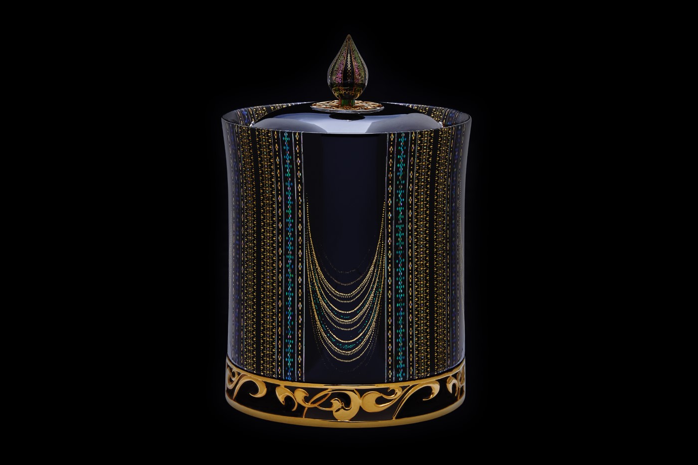 Incense Burner with Maki-e and Inlaid Mother-of-pearl, 
